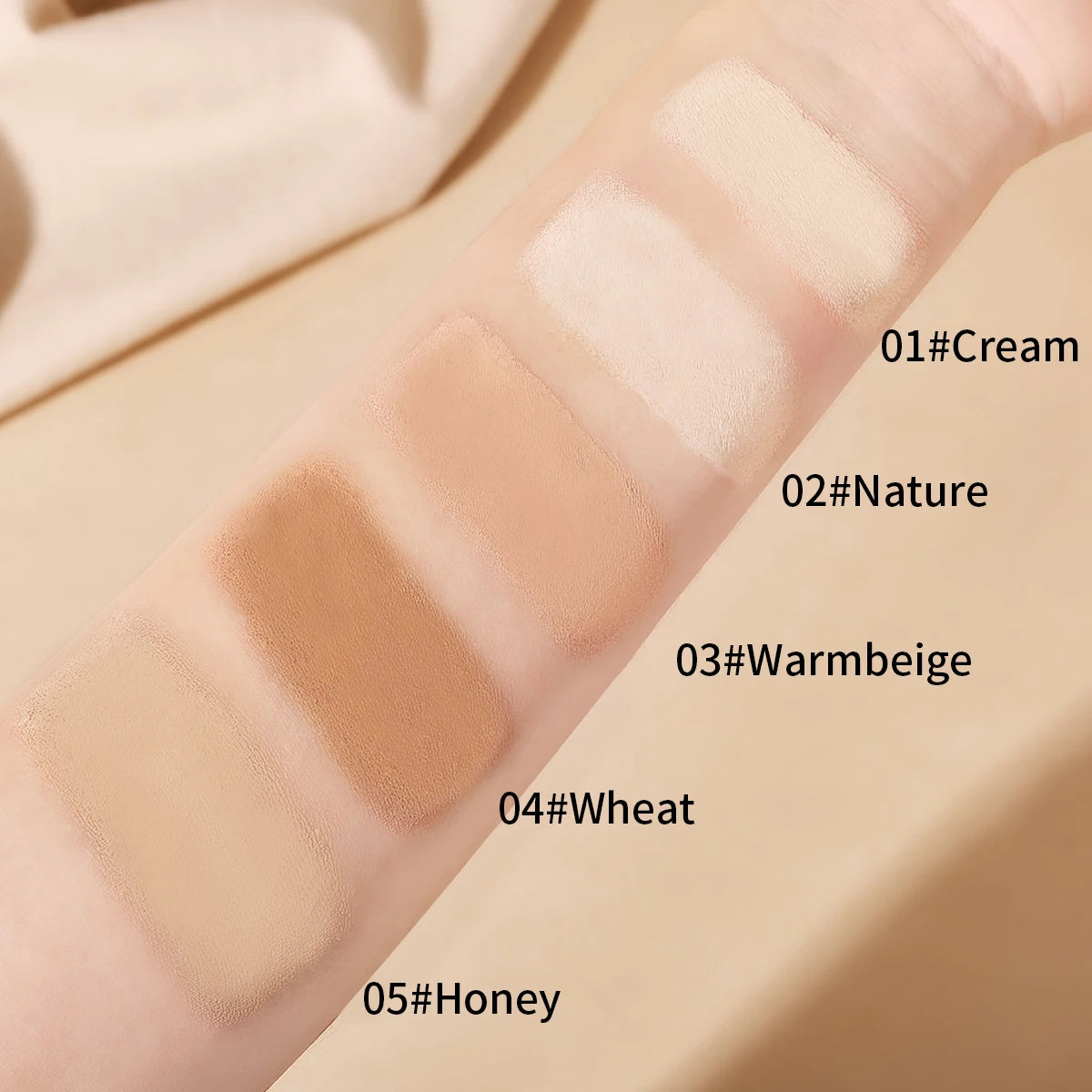 Foundation make-up concealer is light and thin to hold makeup, cover facial defects, and create a clear makeup effect