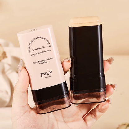 Foundation make-up concealer is light and thin to hold makeup, cover facial defects, and create a clear makeup effect